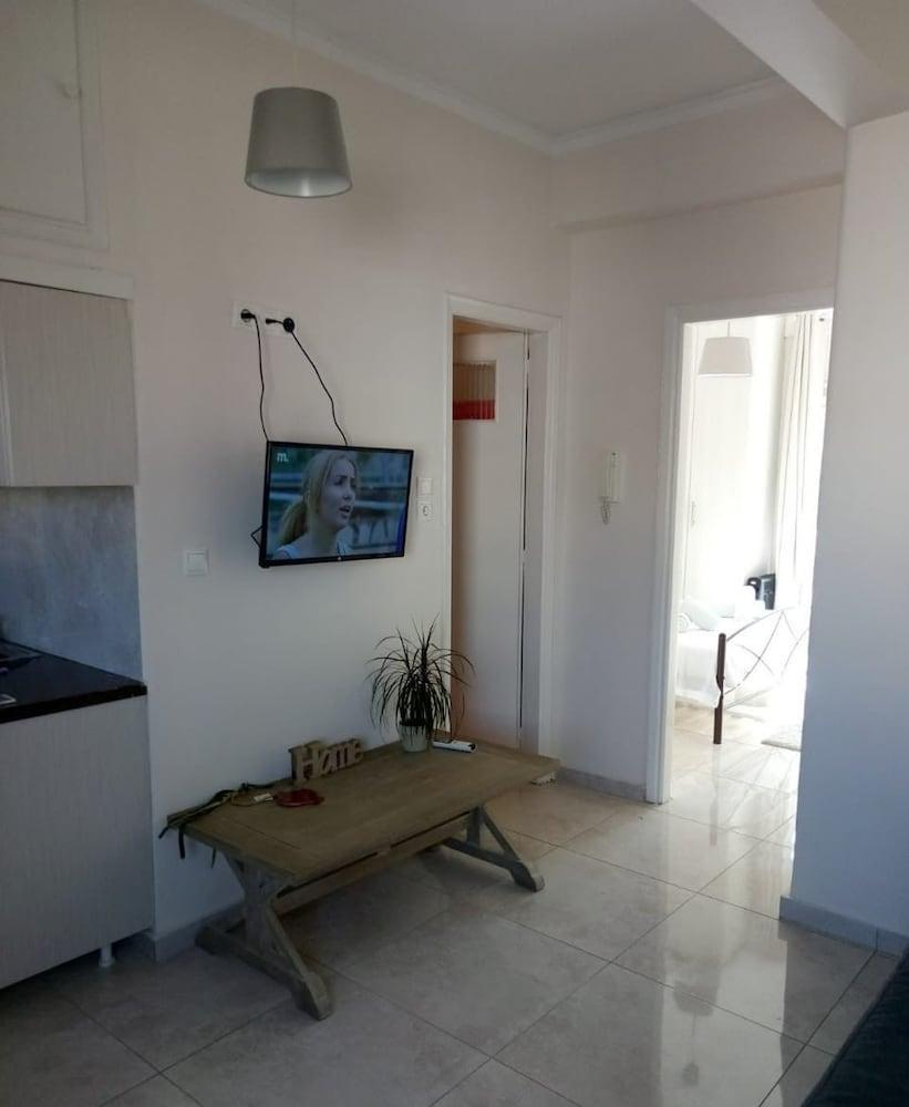 Cozy Apartment With Side View Of Acropolis أثينا المظهر الخارجي الصورة